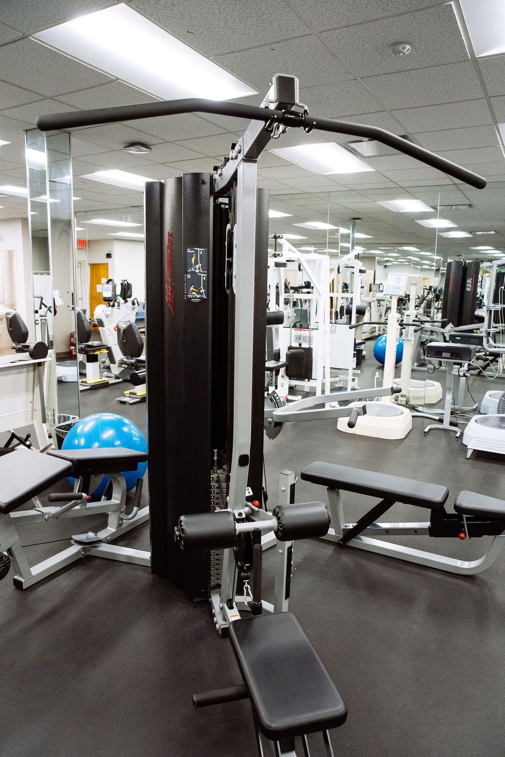 Aparatos de gimnasia en un centro de rehabilitación de Brooklyn