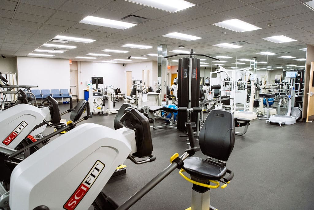 Gimnasio en un centro de rehabilitación de Brooklyn
