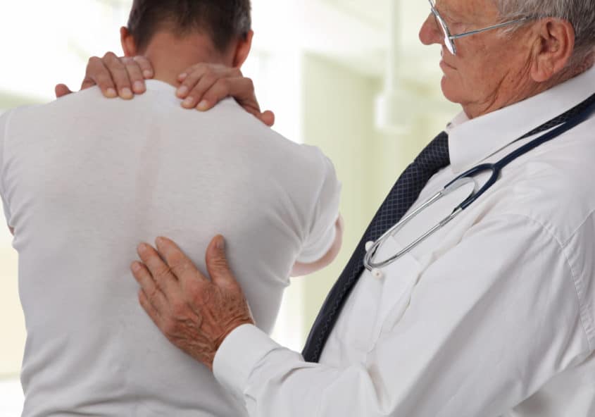 Médicos que tratan el latigazo cervical en Brooklyn NY