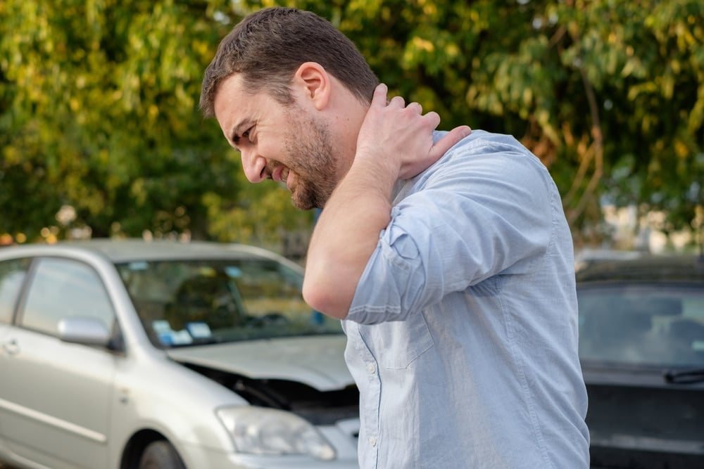 ¿Cuáles son los síntomas del dolor de cuello y de cabeza?